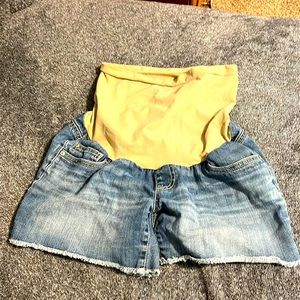 INDIGO BLUE maternity jean shorts so comfy. Size medium